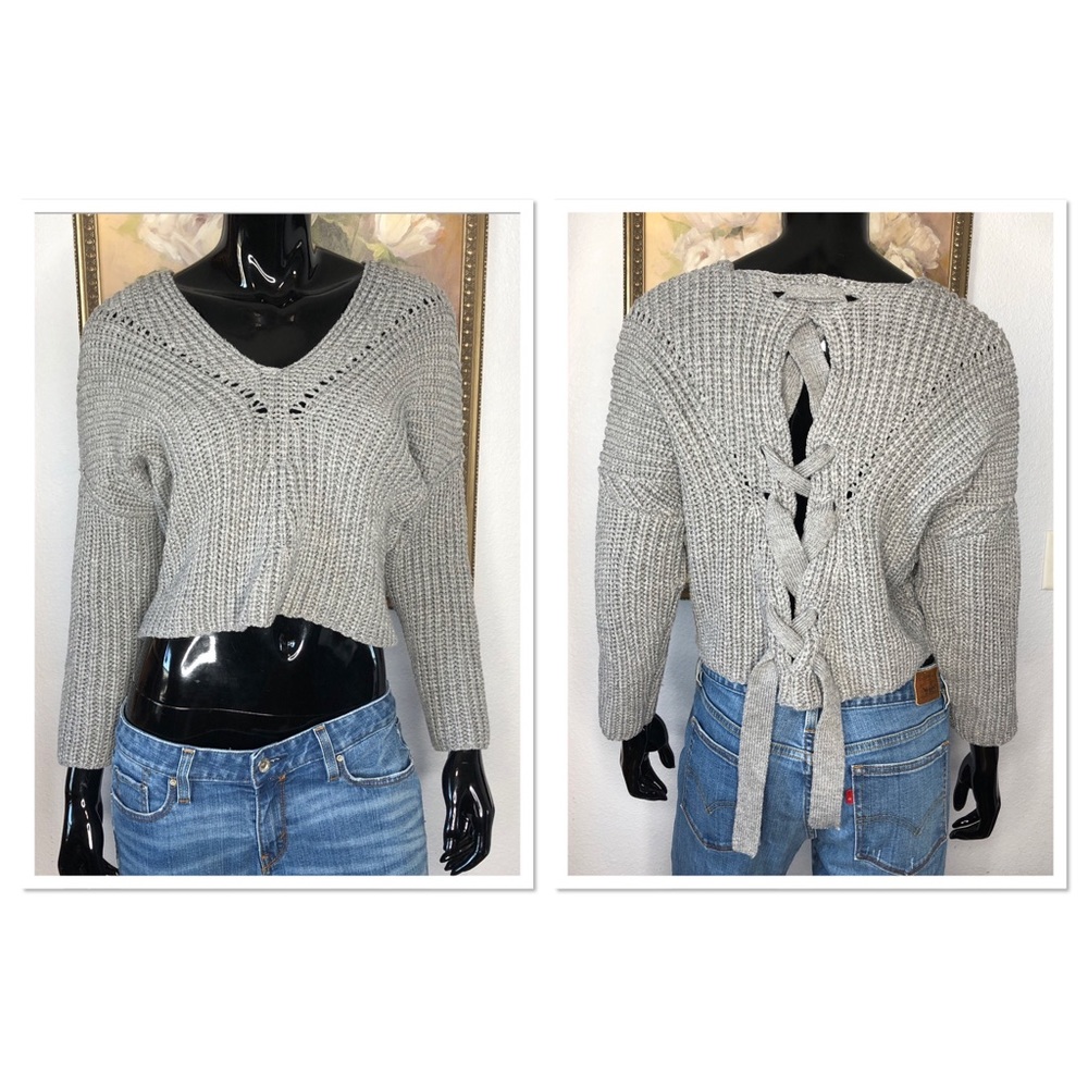 Blue Blush Women’s Crop Sweater w/Lace Up Back Sz S Acrylic Gray